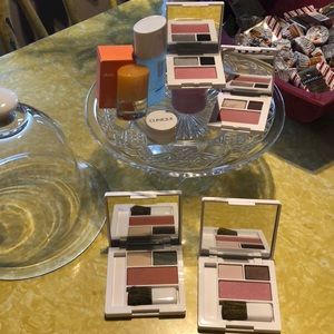 8 pc Clinique lot eyeshadows Happy body cream